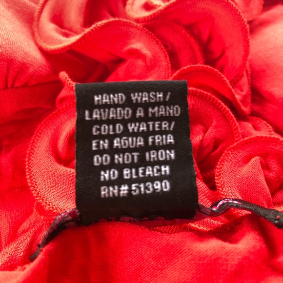 Lipstick ruffle halter tank - Picture 6 of 6